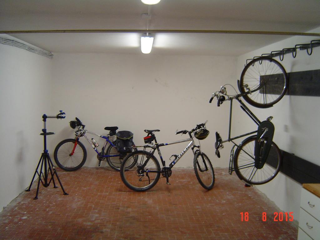 Irene Apartment Pistoia Phòng bức ảnh
